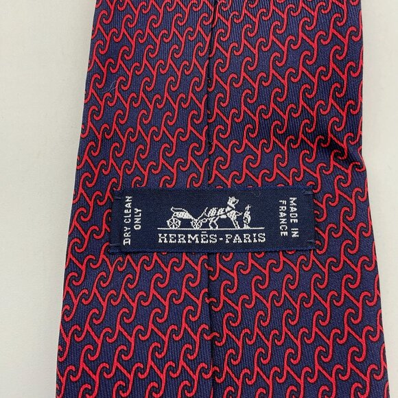 Hermes-Paris Hand Sewn Silk Twill Red & Blue Scroll 'H' Print Mens Tie - Picture 5 of 9